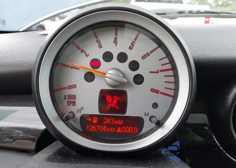 2009 Mini Cooper z USA, uszkodzony, nr VIN WMWMF33529TU73545